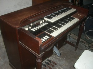 Hammond M3 Organ Side
